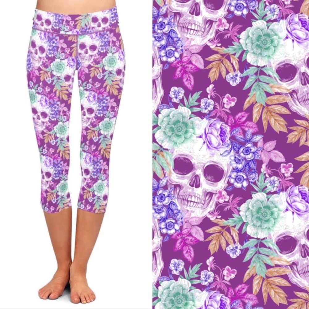 Tropical skull capri leggings